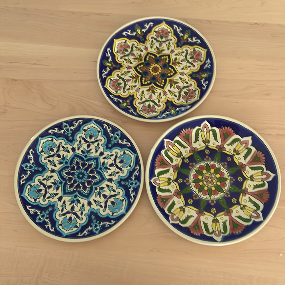 3 ceramic decorative plates